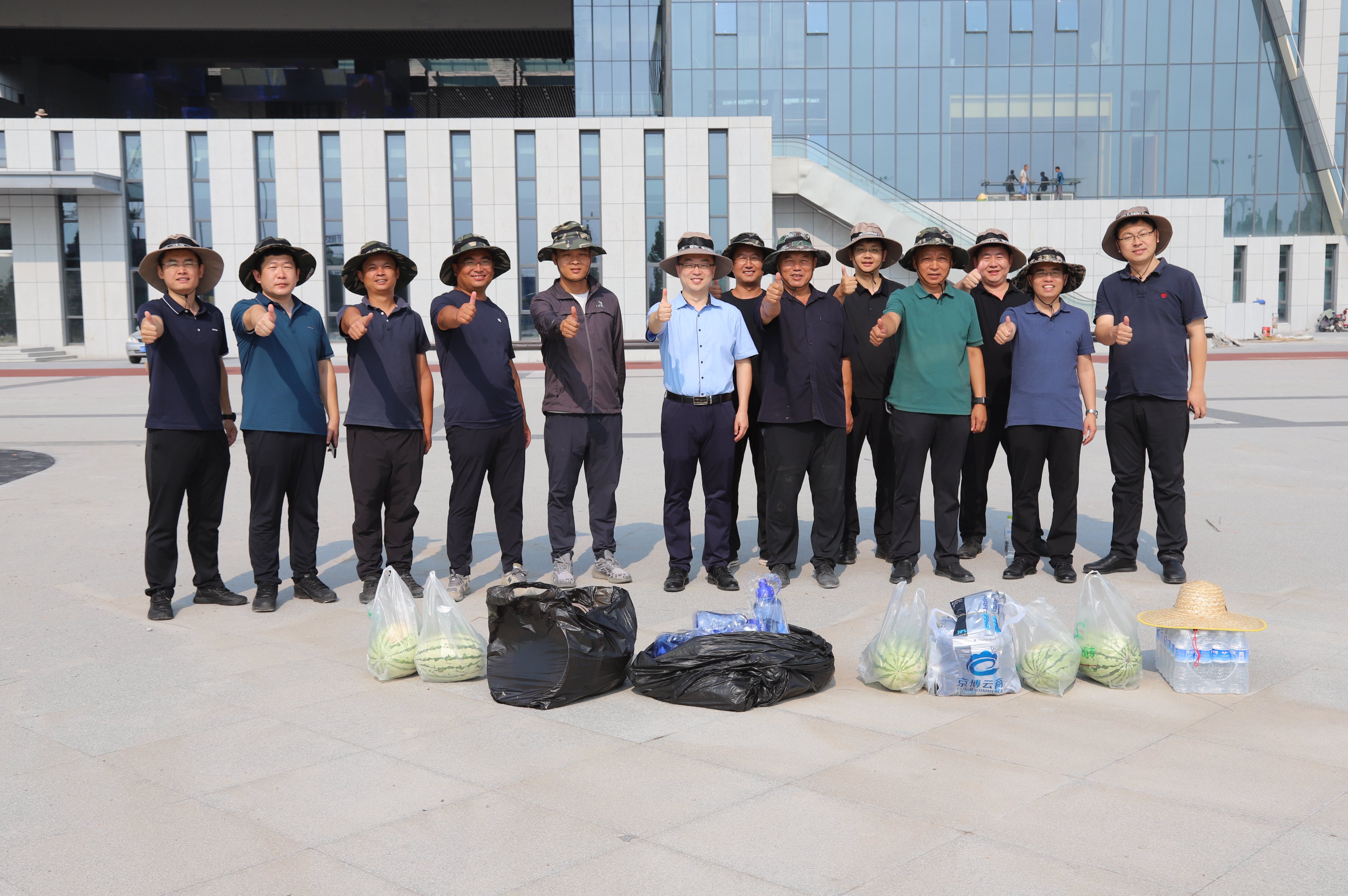 關愛(ài)員(yuán)工(gōng) 夏送清涼——博華生(shēng)态農(nóng)業(yè)組織慰問(wèn)項目一(yī)線員(yuán)工(gōng)